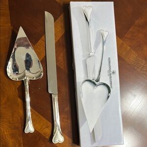 NEW Silver Plated Cake Knife & Pie Server. Heart design. Weddings Anniversaries